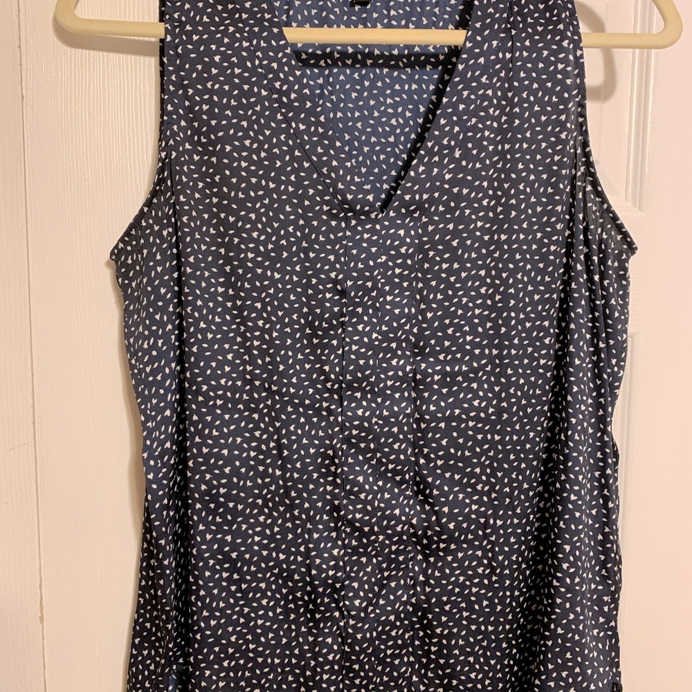Banana Republic tank size small